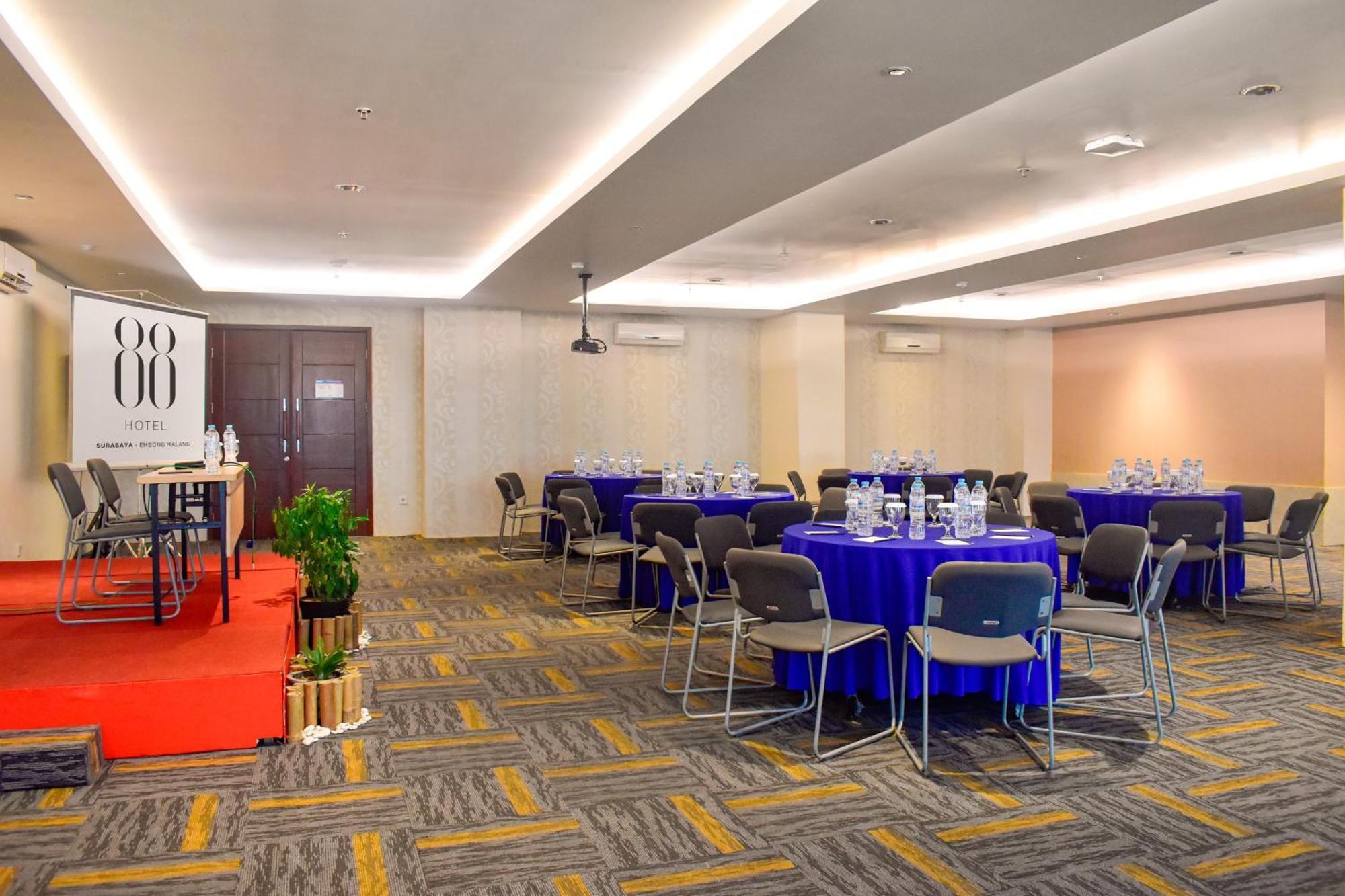 Hotel 88 Embong Malang Tunjungan Surabaya By Wh - Breakfast With The Best View On The Highest Floor And Strategic Location In The City Center Bagian luar foto